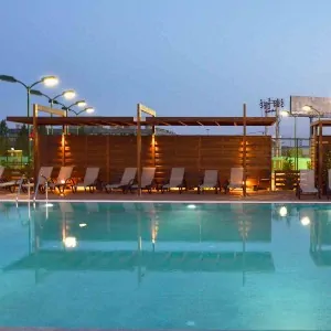 Πέργκολα Μεσόγειος από τοίχο