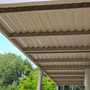 Πέργκολα με διπλή τάβλα απο τοίχο