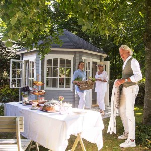 garden kiosk