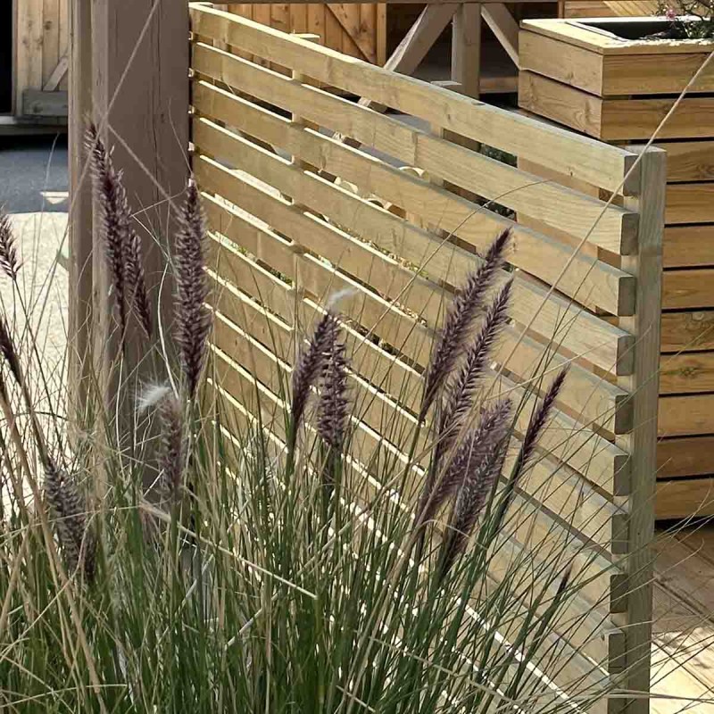 Slatted fence panel