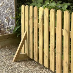 Rounded-top picket fencing...
