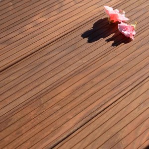 Thermo ash decking board