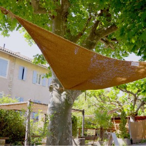 Coconut fiber shade triangle