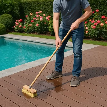 Cleaner for WPC Decking and Outdoor Surfaces 2,5lt