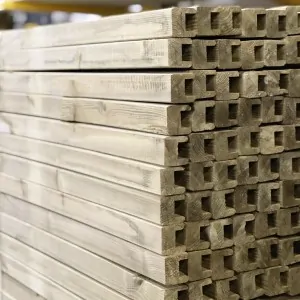 Wooden Trellis Frame 4.5 x 4.5cm – Groove 25mm – Length 420cm