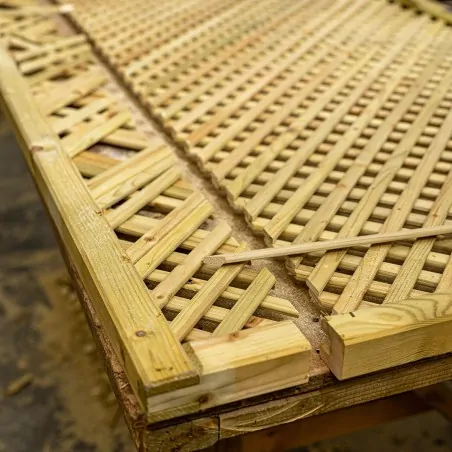 Wooden Trellis Frame 4.5 x 4.5cm – Groove 16mm – Length 255cm