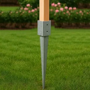 Wooden Post Ground Spike No7 – for post 7 x 7 cm