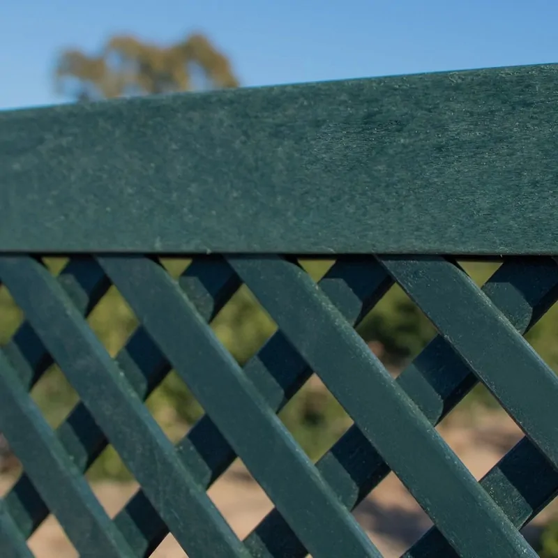 LOP® Synthetic Trellis 82 x 122cm - Green with Frame