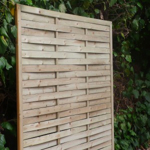 Wavy softwood slatted panel