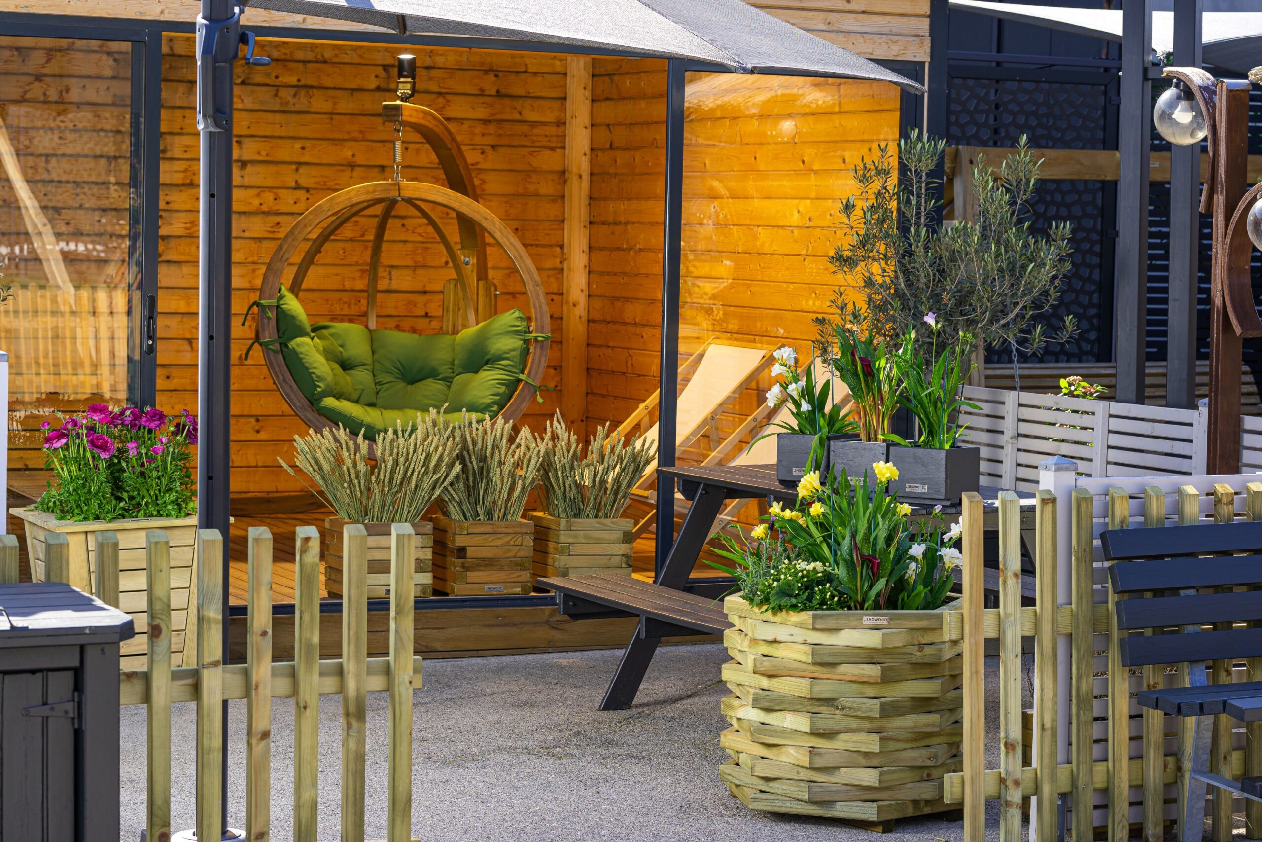 Smart Outdoor Spaces: Decoration Ideas from SHOWOOD