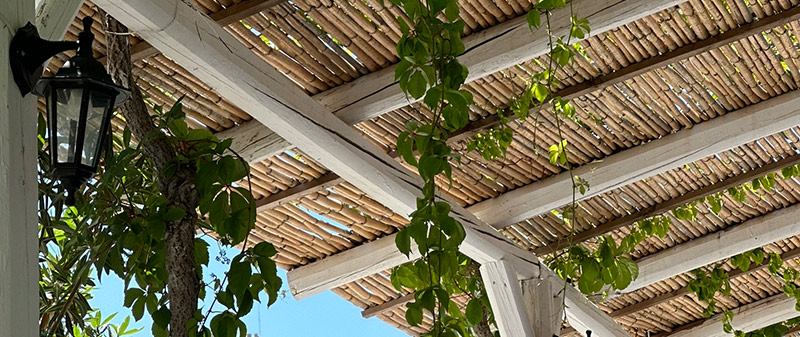 Roof garden με σκίαστρο ή πέργκολα