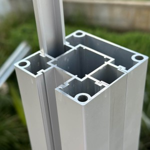 Mat anodized aluminum post | 7,5 x 7,5 x 140cm