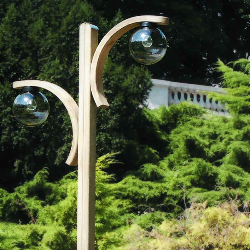 Twin arched garden light